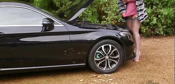  British BBW Paige Turnah Does Anything For Stranger To Help Fix Her Car